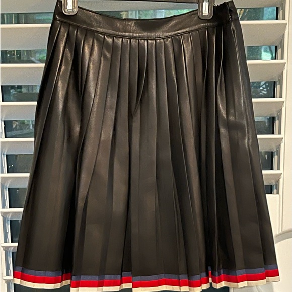 Authentic Gucci Black Leather Pleated Skirt with Grossgrain Ribbon Detail - Picture 1 of 8